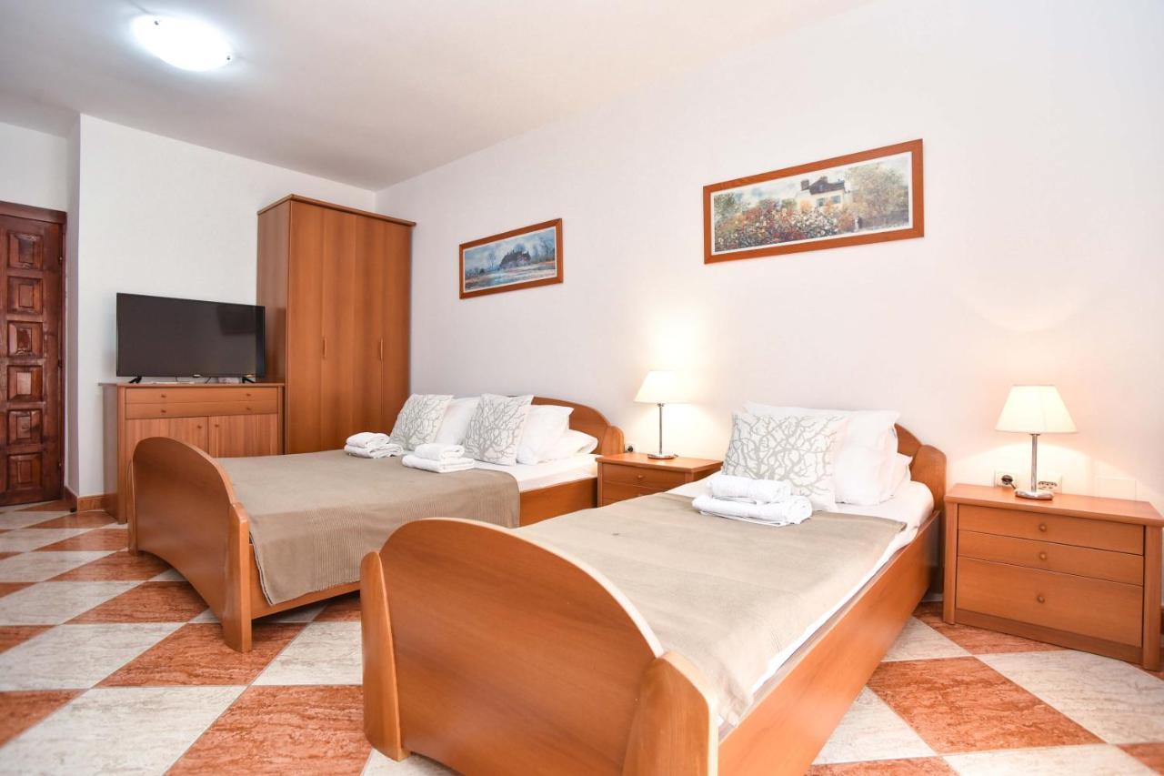 Apartments Adok Budva Bagian luar foto